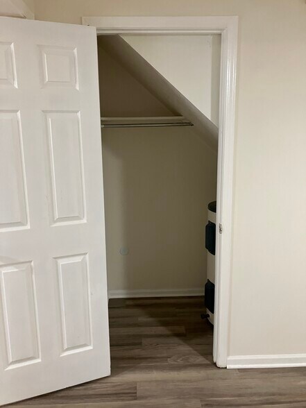 Building Photo - 1235 Todd Ln