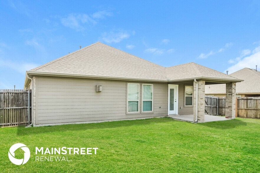 Building Photo - 2008 Lake Harvest Cir