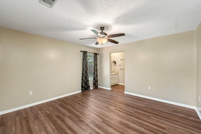 Building Photo - 2803 Wilson Ln