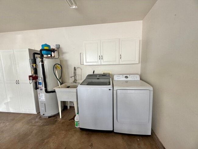 Building Photo - 3 Bedroom / 2 Bathroom Home in Waikapu Gardens!