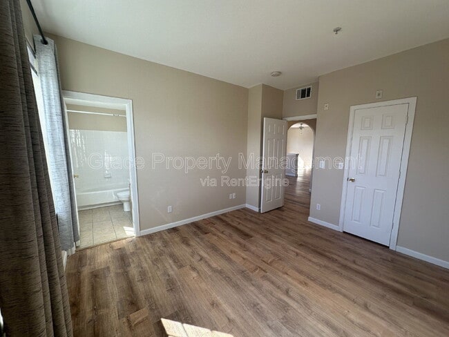 Building Photo - 12764 Ironstone Way