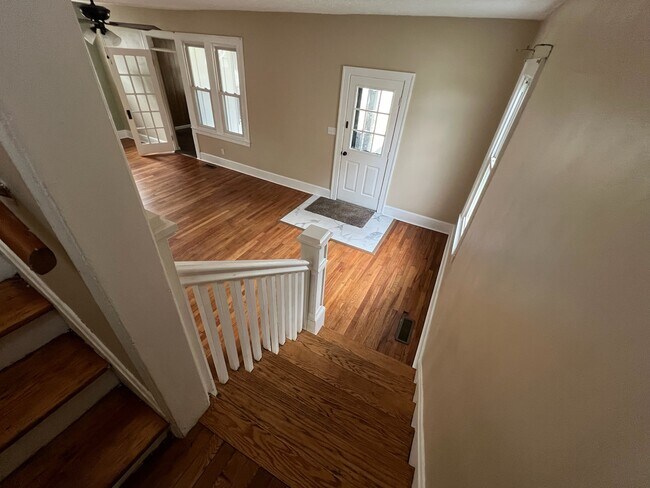 Building Photo - 1414 W Main St