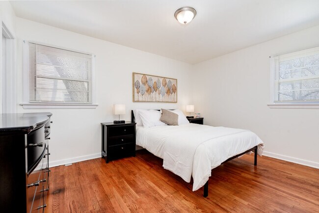 Building Photo - 660 Graham Rd