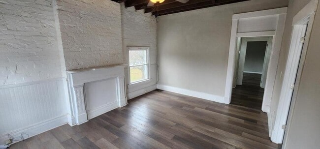 Building Photo - 818 Garvey Ave