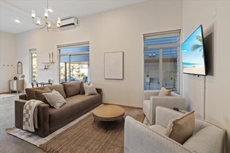 Building Photo - 617 S Adams St