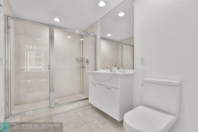 Building Photo - 475 Brickell Ave