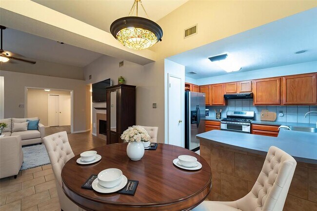 Building Photo - 16106 Golden Sands Dr