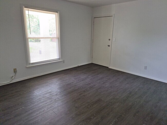Building Photo - 3514 Valleston Pkwy