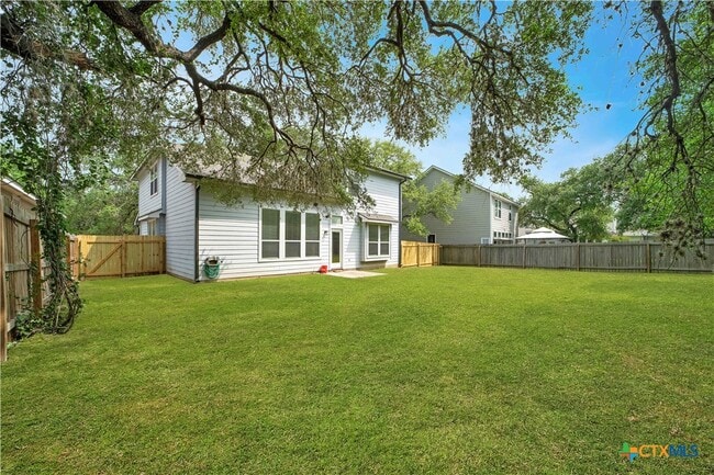 Building Photo - 121 Park Ln