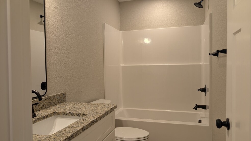 Building Photo - 5 Woodland Hills Dr