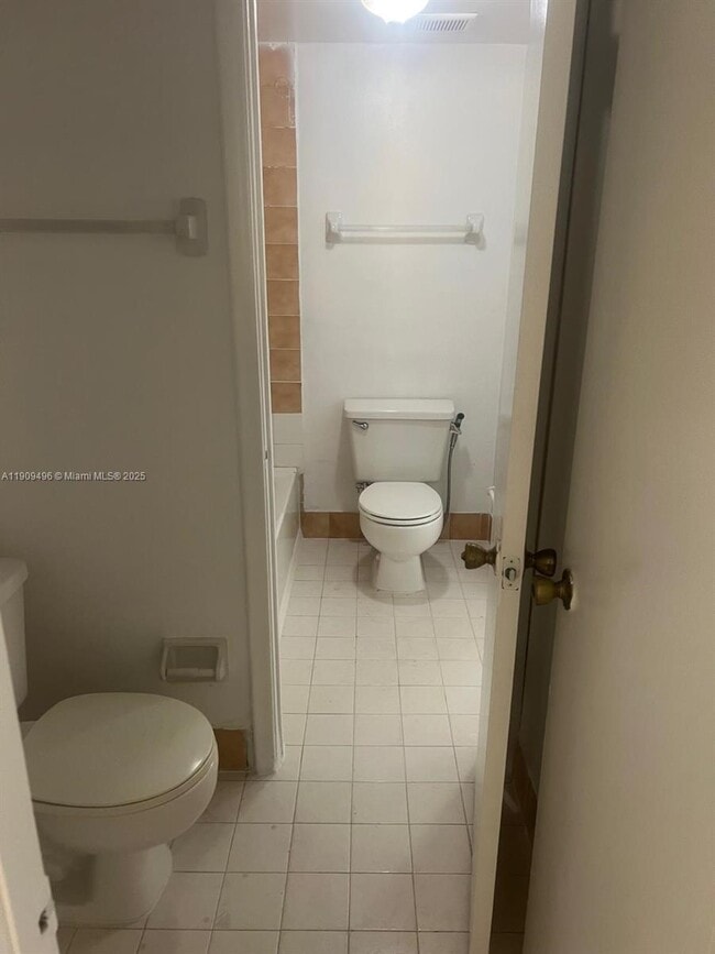 Building Photo - 686 NW 114th Ave