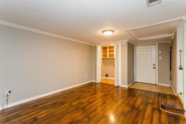 Building Photo - 3212 S Llewellyn Ave