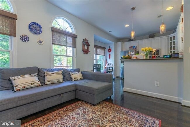 Building Photo - 2519 Gadsby Pl