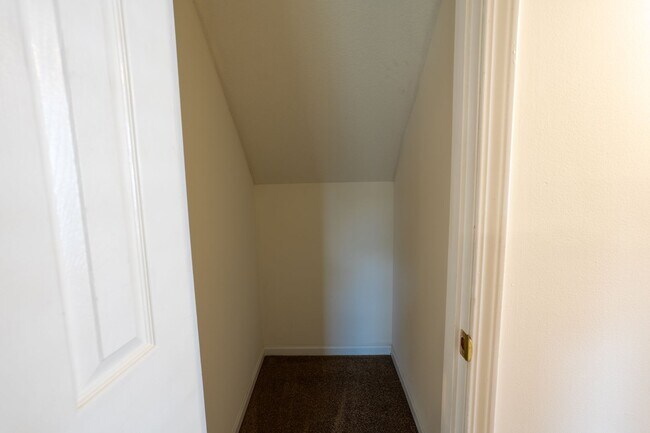 Building Photo - 2612-2614 Northampton Dr.