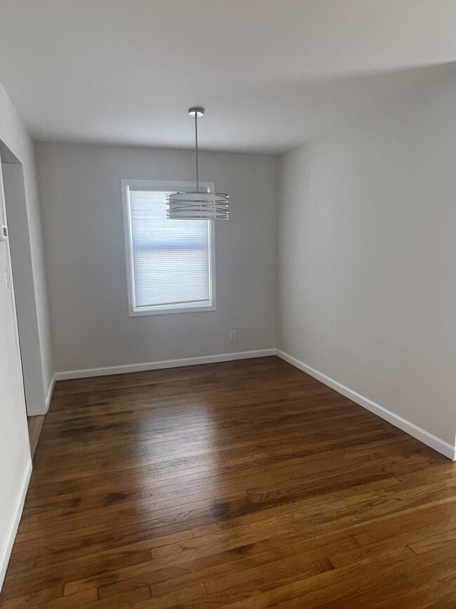Building Photo - 3069 Rollingwood Dr