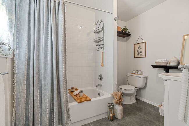 Building Photo - 377 Dorchester St