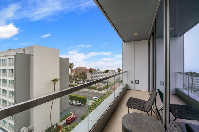 Building Photo - 1755 Ocean Ave