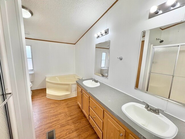 Building Photo - 285 CR 112