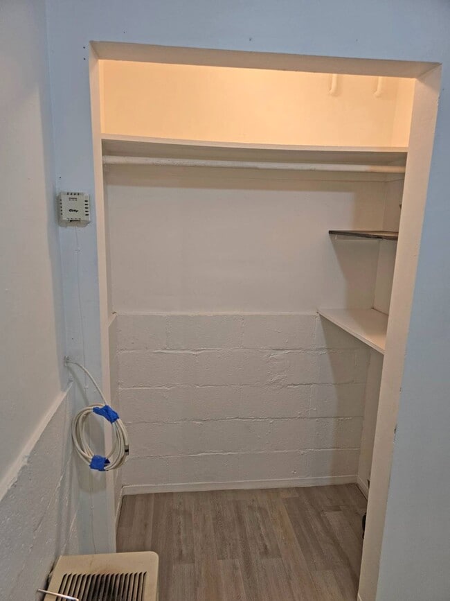 Building Photo - 13801 S Vermont Ave