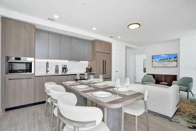 Building Photo - 580 72nd St