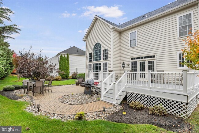 Building Photo - 1710 Stone Ivy Pl