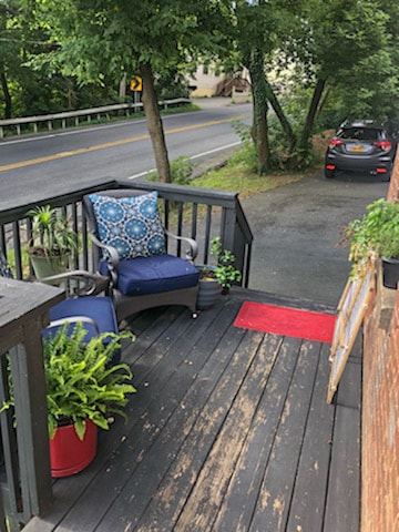 Building Photo - 1089 River Rd