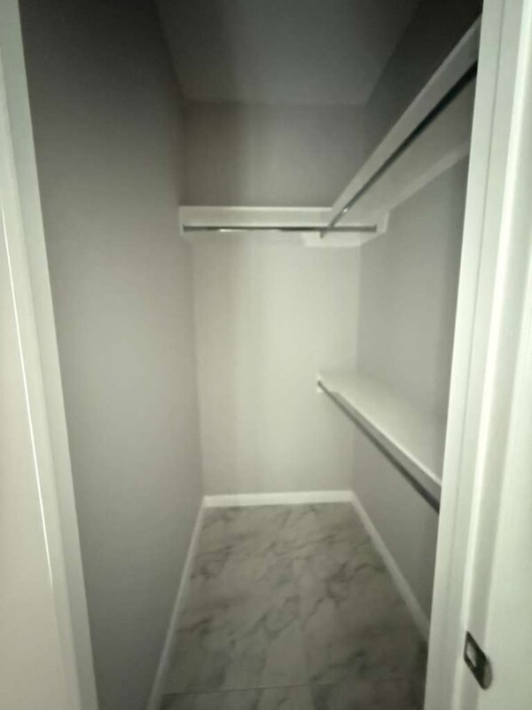 Building Photo - 5808 Northwestern Ave