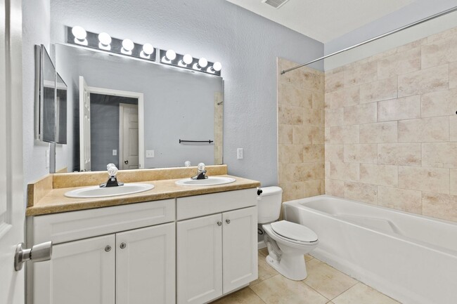 Building Photo - C4934-103 Magnolia Place