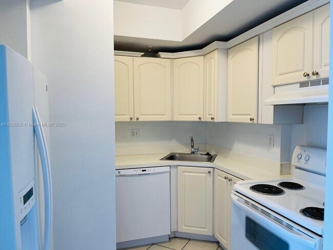 Building Photo - 3500 Coral Wy