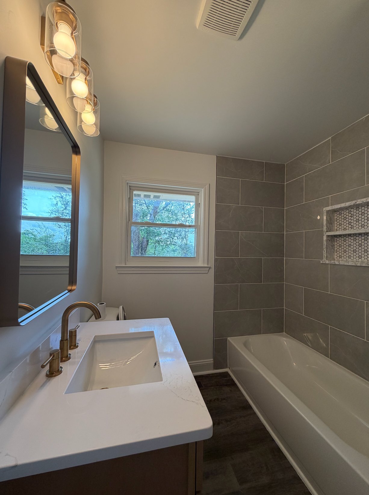 Building Photo - 7754 Vista Hills Dr