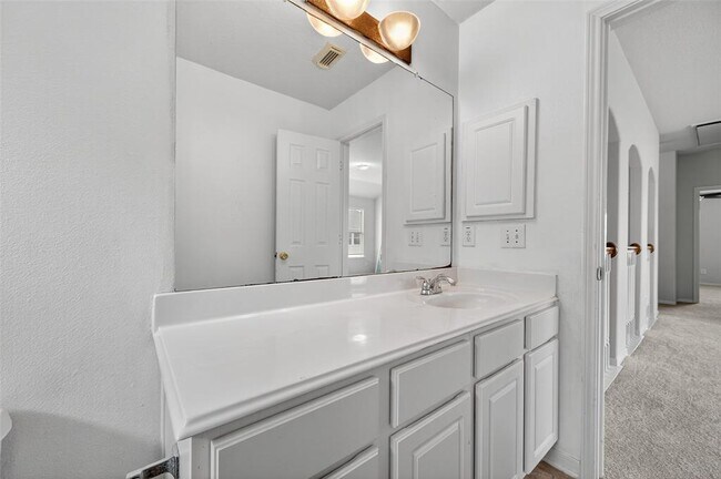 Building Photo - 15411 Redbud Dale Ct