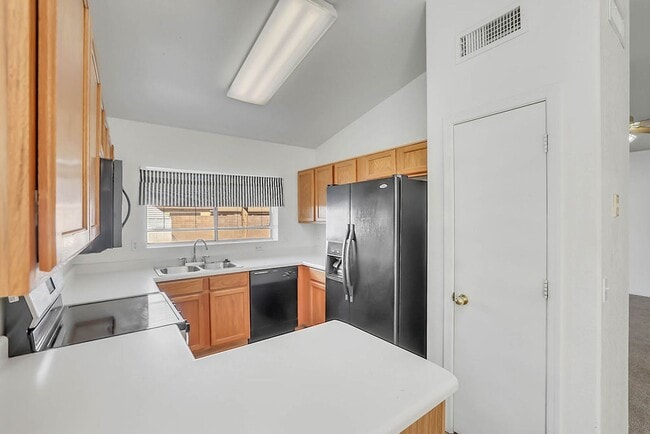 Building Photo - Great Gilbert home!