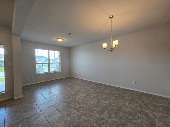 Building Photo - PRICE REDUCTION - AVAILABLE NOW!