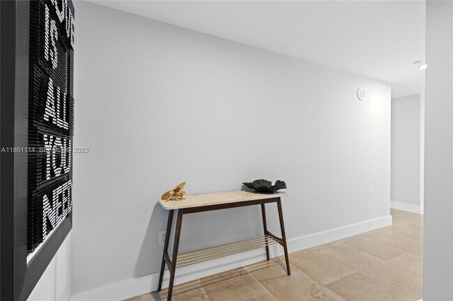 Building Photo - 465 Brickell Ave