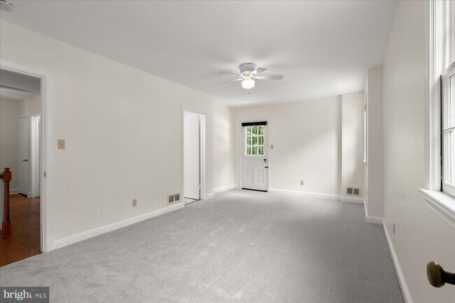 Building Photo - 2925 Kanawha St NW