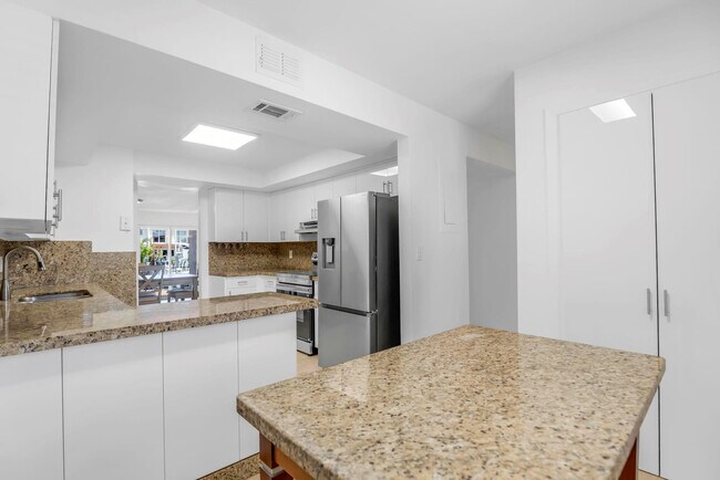 Building Photo - 3827 NE 166th St