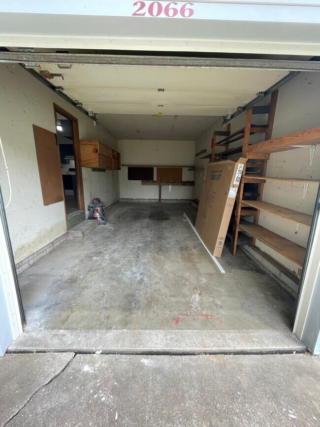 Building Photo - Updated 3 bed/1 bath home! With a 1 car ga...