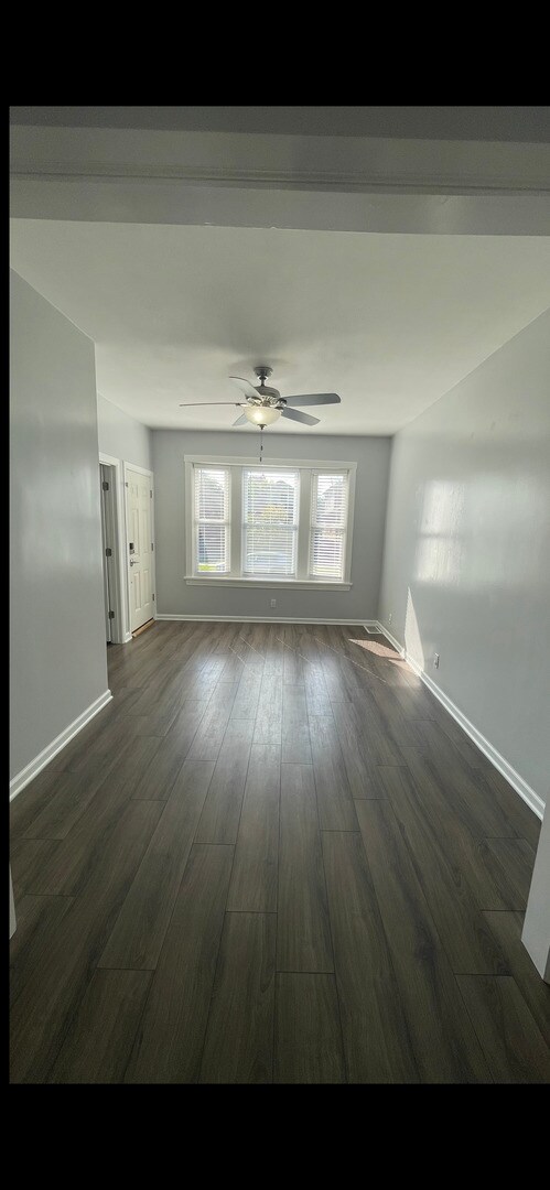 Building Photo - 4711 N Kenton Ave