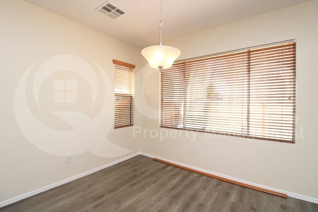 Building Photo - 4256 E Baylor Ln