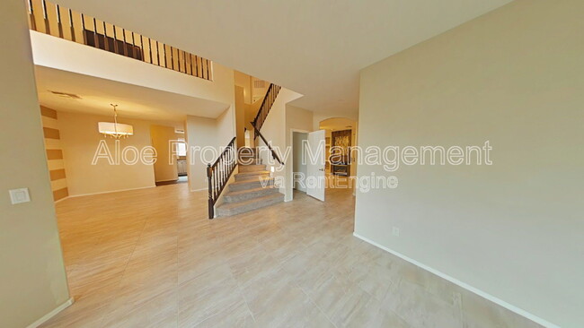 Building Photo - 491 W Ebony Way