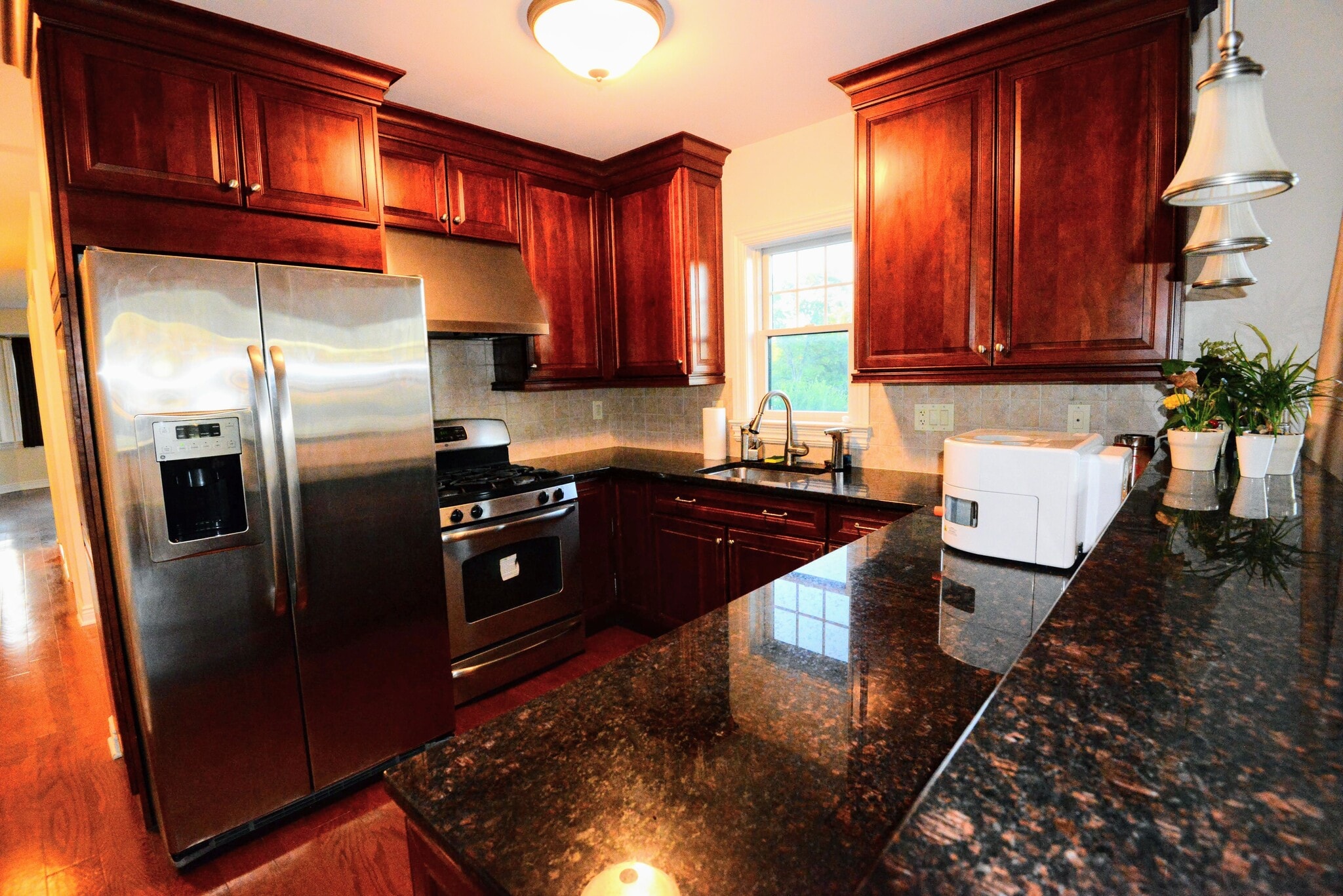 Kitchen - 100 Sheldrake Pl