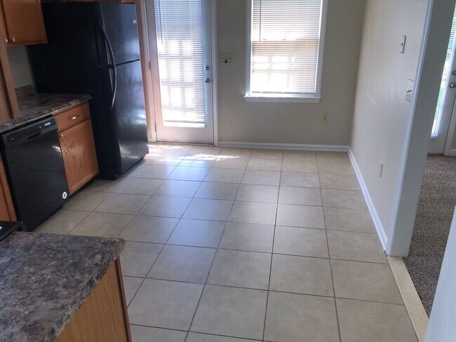 Building Photo - Wonderfully updated 3 bedroom 2 bath ranch...