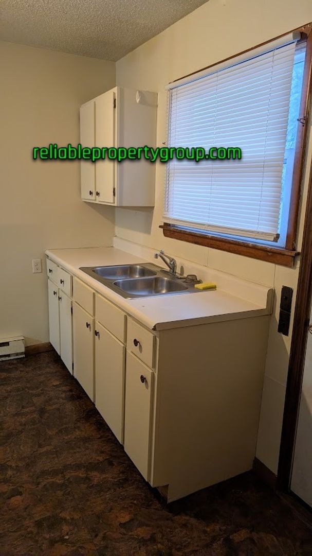 Building Photo - 534 E Bradford St