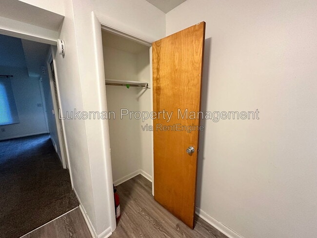 Building Photo - 518 N Clarendon St