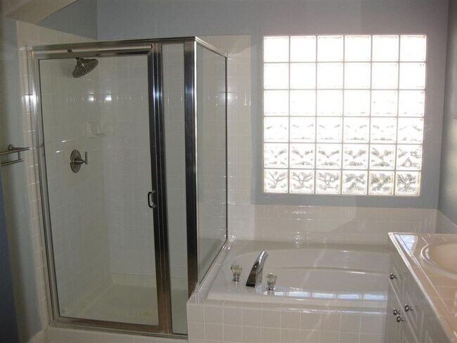 Building Photo - Beautiful and Highly Upgraded Seven Hills Home with Upgraded Pool