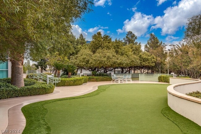 Building Photo - 322 Karen Ave