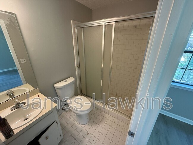 Building Photo - 3820 Donna Dr