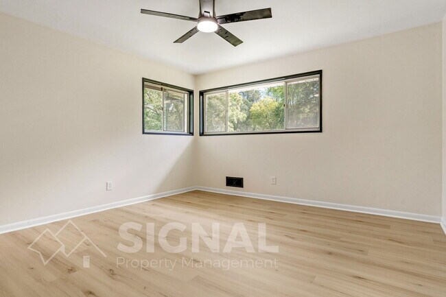 Building Photo - 4324 Warren Rd