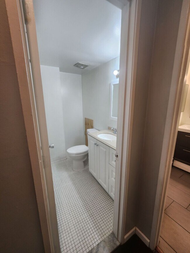 Building Photo - Two Bedroom Available near EMU | Flexible Lease Start Date