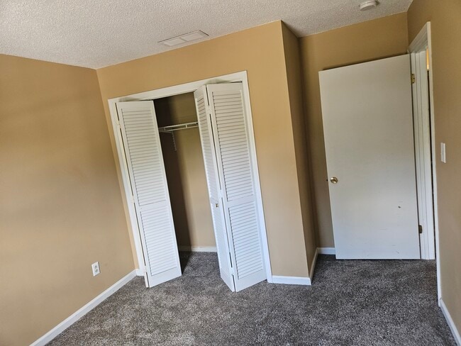 Building Photo - 148 Glen Acres Ct